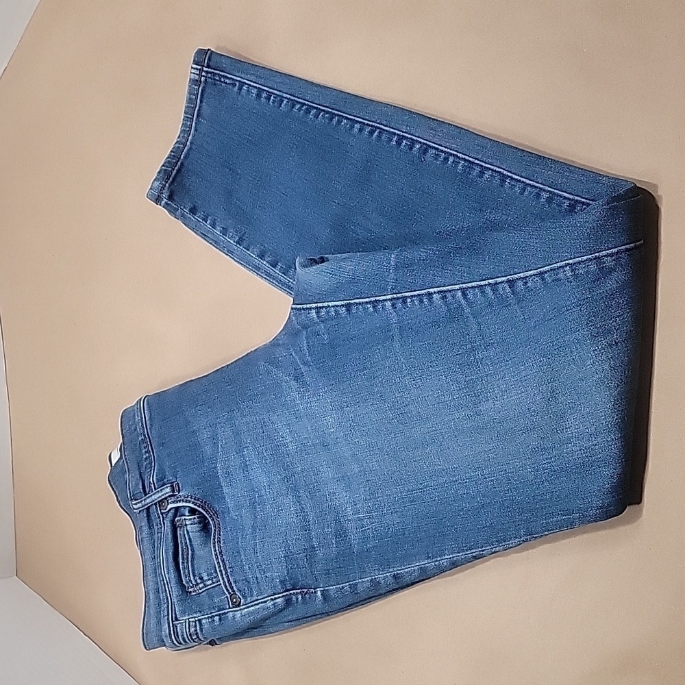 Loft Size 8, Modern Skinny Jeans, Medium Wash, Used Condition.